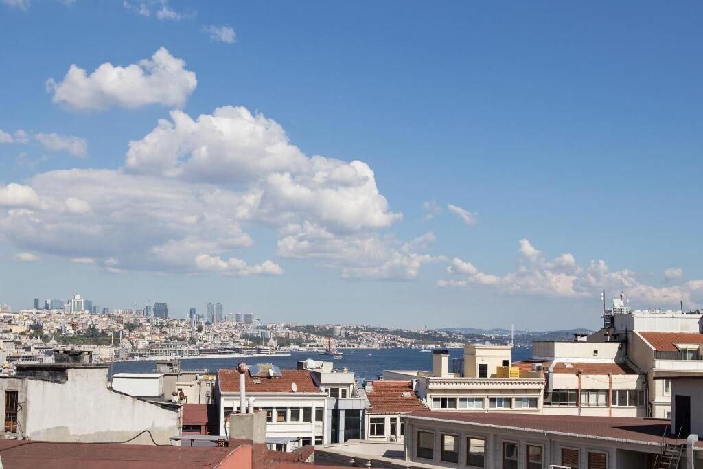 Queens Land * Istanbul