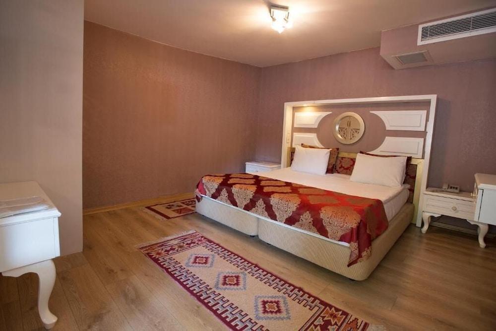 Hotel Queens Land