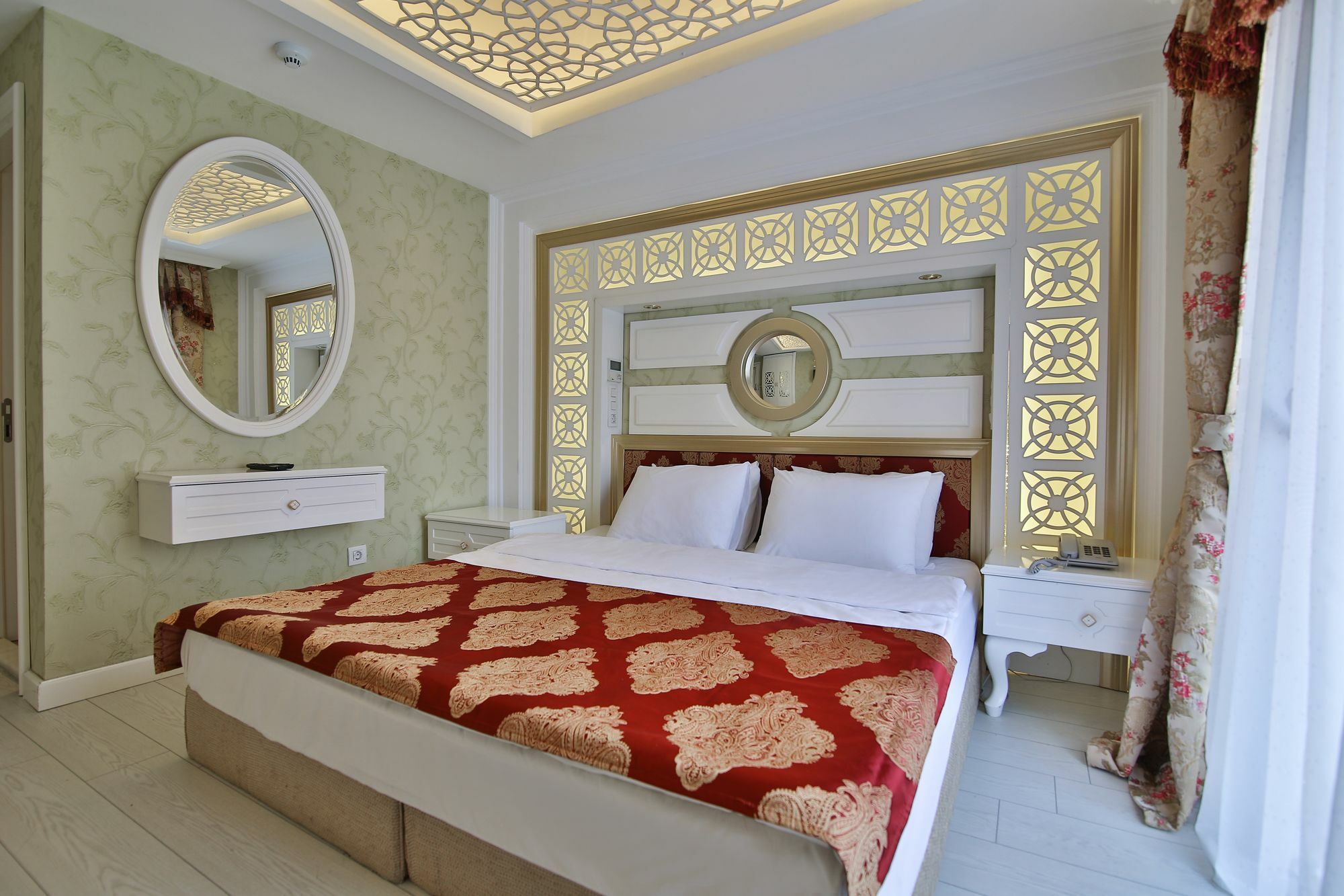 Hotel Queens Land Istanbul